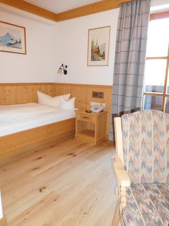 Hotel Kirchenwirt Kirchberg in Tirol Esterno foto