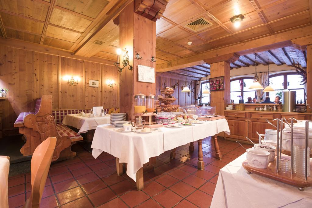 Hotel Kirchenwirt Kirchberg in Tirol Esterno foto