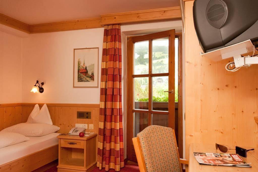 Hotel Kirchenwirt Kirchberg in Tirol Esterno foto